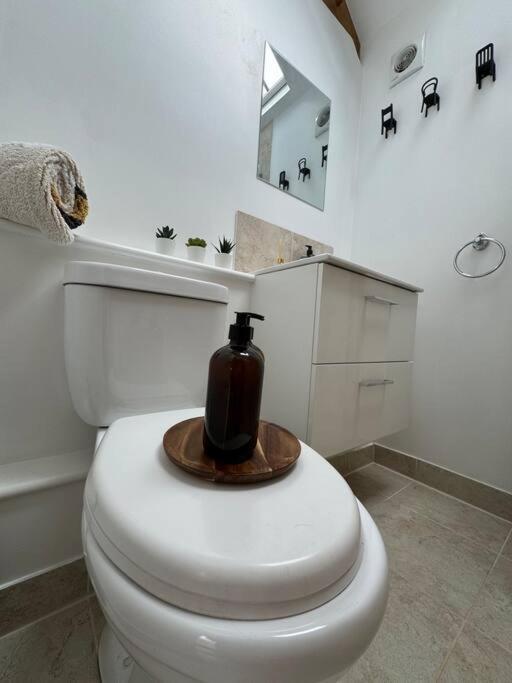 The Paws And Wander Hideaway Villa Mitchel Troy Exterior photo